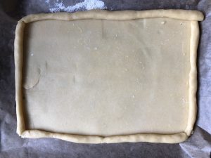 Wielkanocny mazurek malinowo-różany