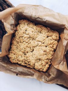 Ciasto kruche z rabarbarem i bezą